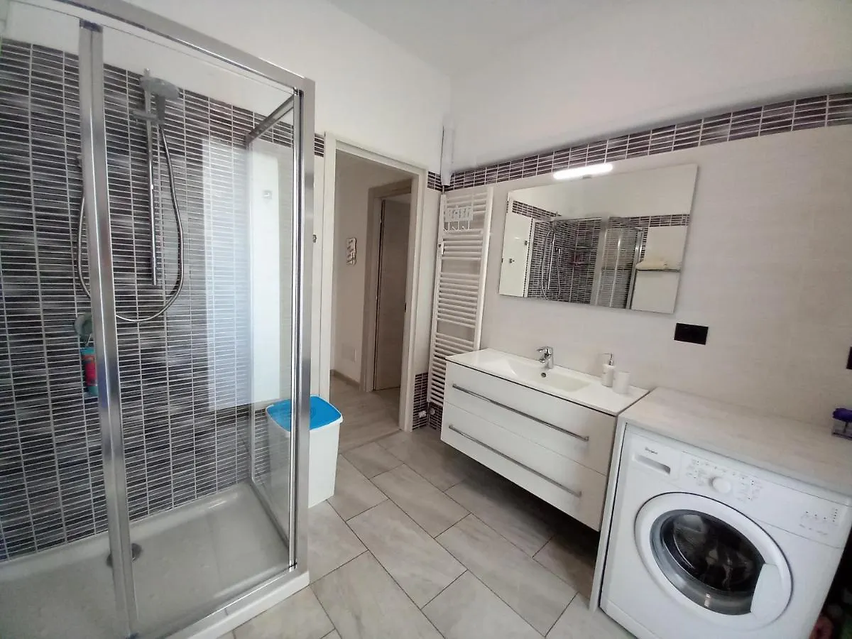 La Rosa Blutique Guesthouse - Boutique Apartment Near Como Lucino Italien